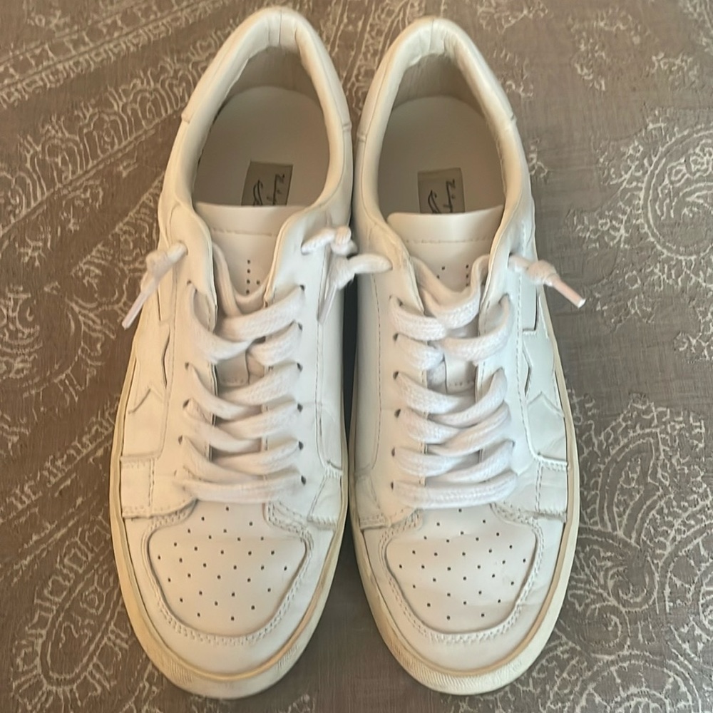 Vintage Havana tennis shoes